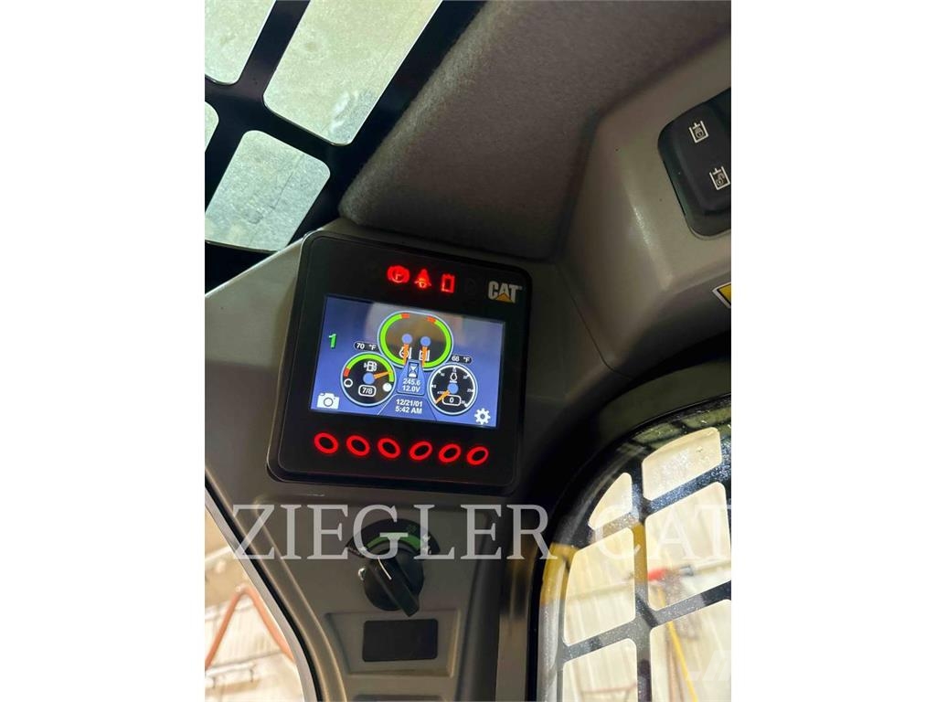 CAT 226D3 Chargeuse compacte
