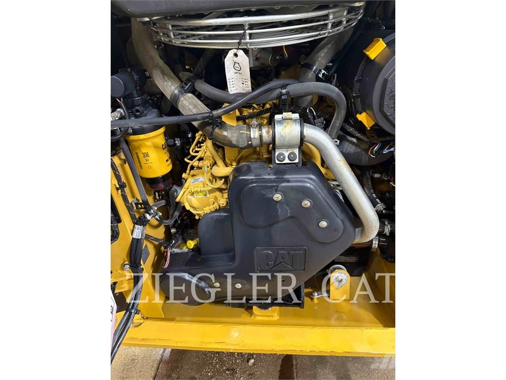 CAT 226D3 Chargeuse compacte