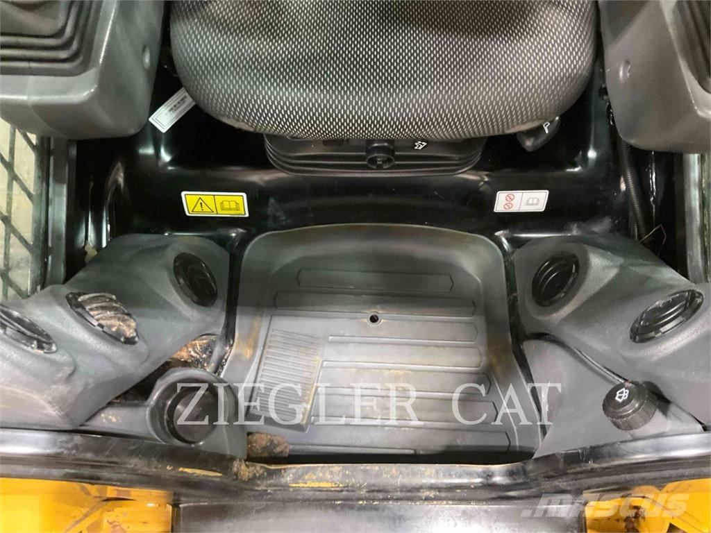 CAT 226D3 Šmykom riadené nakladače