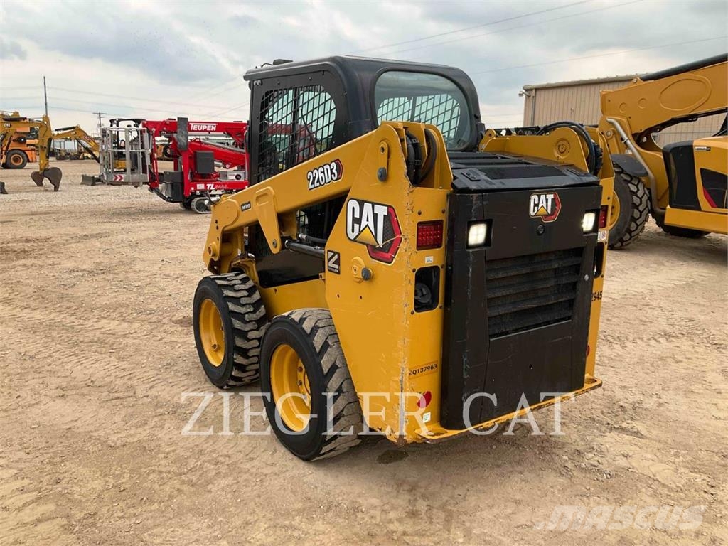 CAT 226D3 Šmykom riadené nakladače
