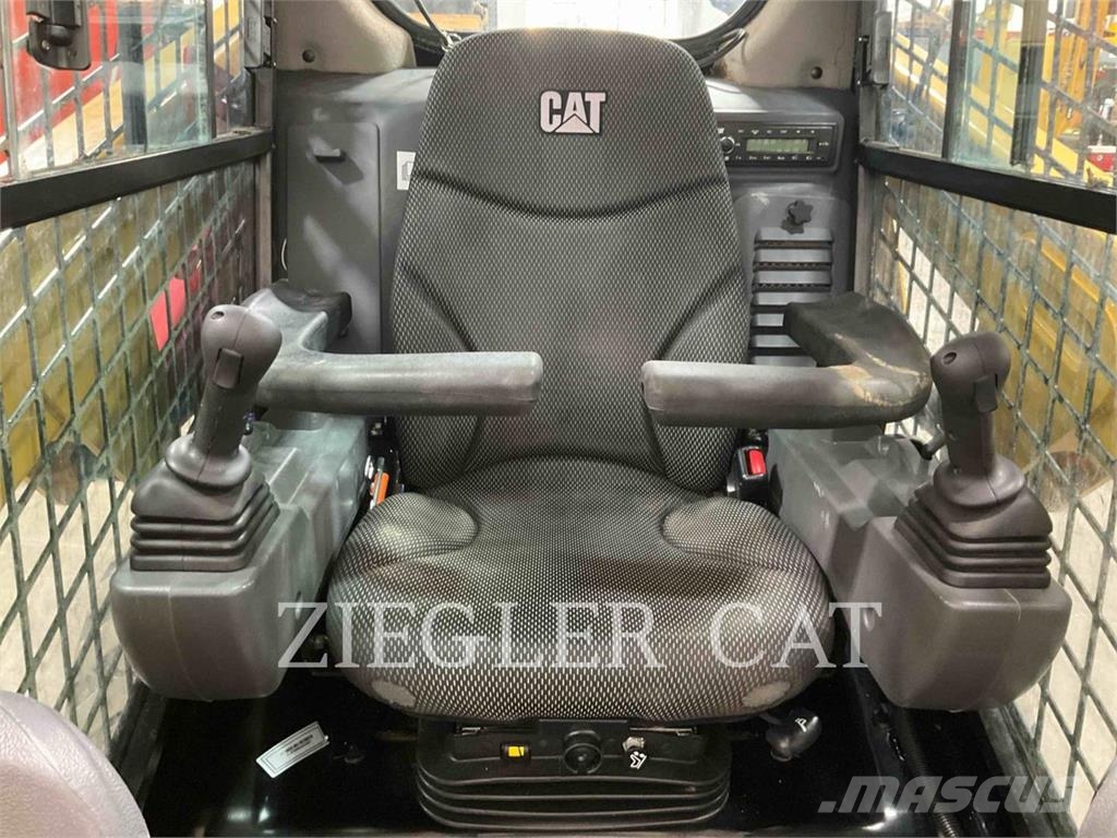 CAT 226D3 Šmykom riadené nakladače