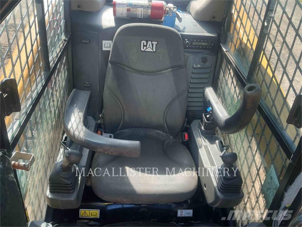 CAT 226D3 Kompaktlader