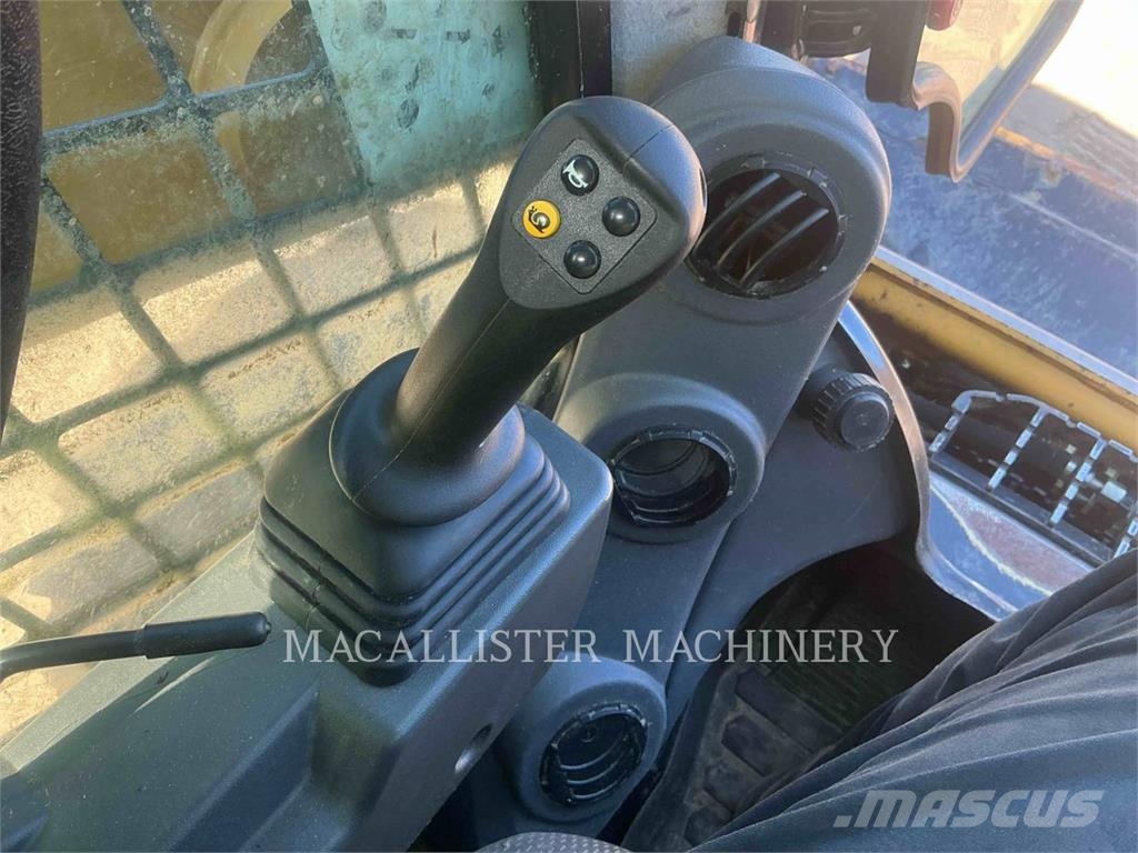 CAT 226D3 Kompaktlader