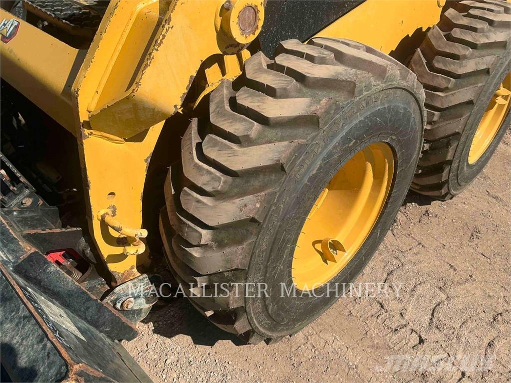 CAT 226D3 Kompaktlader