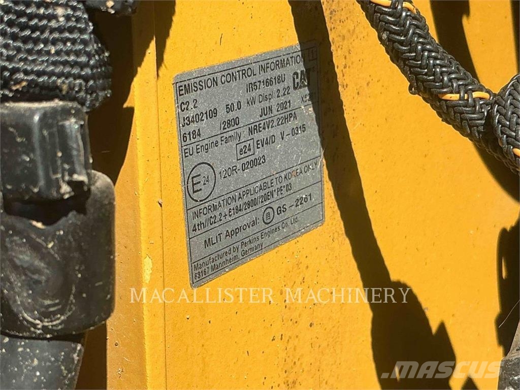 CAT 226D3 Kompaktlader