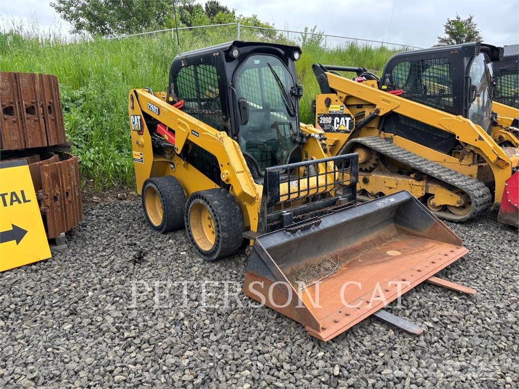 CAT 226D3 Minilæsser - skridstyret
