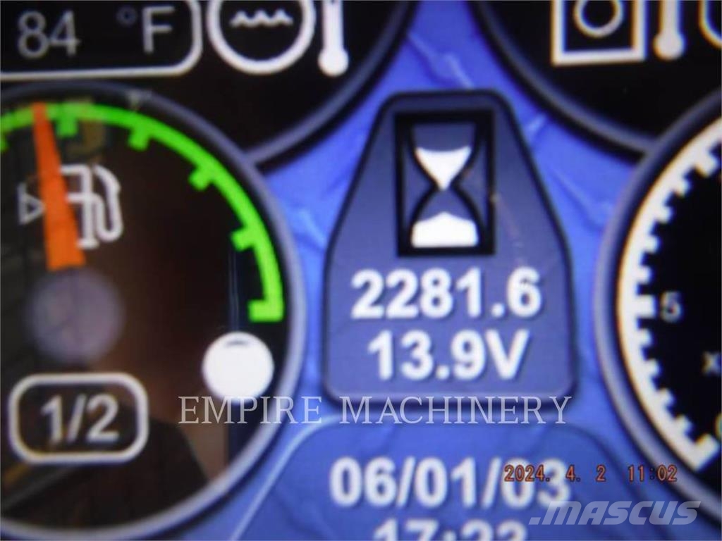 CAT 226D3 CA Šmykom riadené nakladače