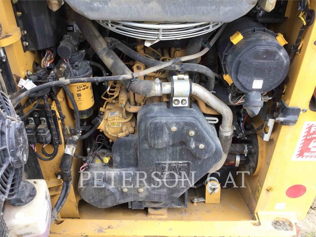 CAT 226D3 LRPO Šmykom riadené nakladače