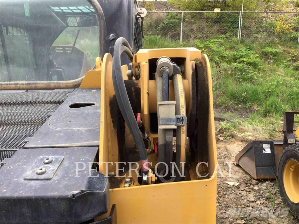 CAT 226D3 LRPO Šmykom riadené nakladače
