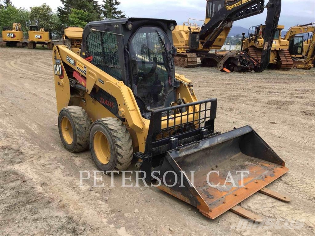 CAT 226D3 LRPO Šmykom riadené nakladače