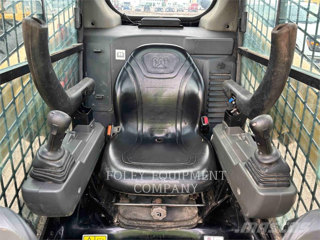 CAT 226D3STD1C Skid steer mini utovarivači