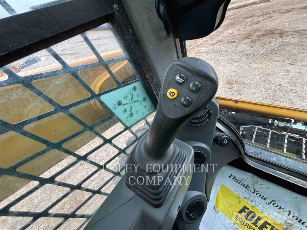 CAT 226D3STD1C Skid steer mini utovarivači