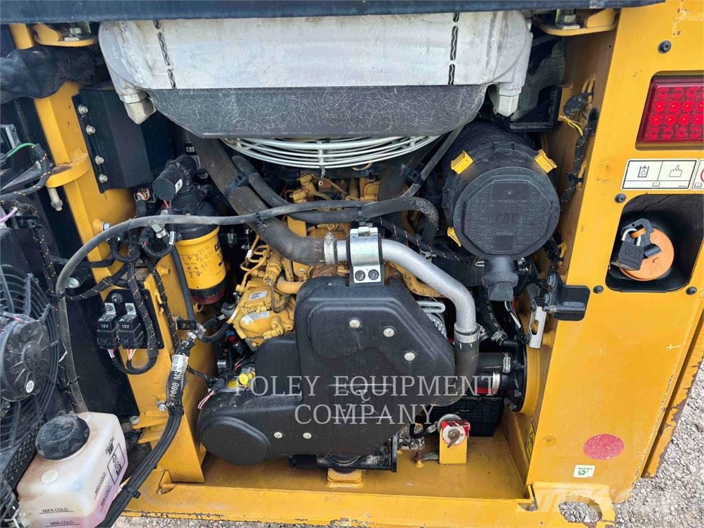 CAT 226D3STD1C Skid steer mini utovarivači