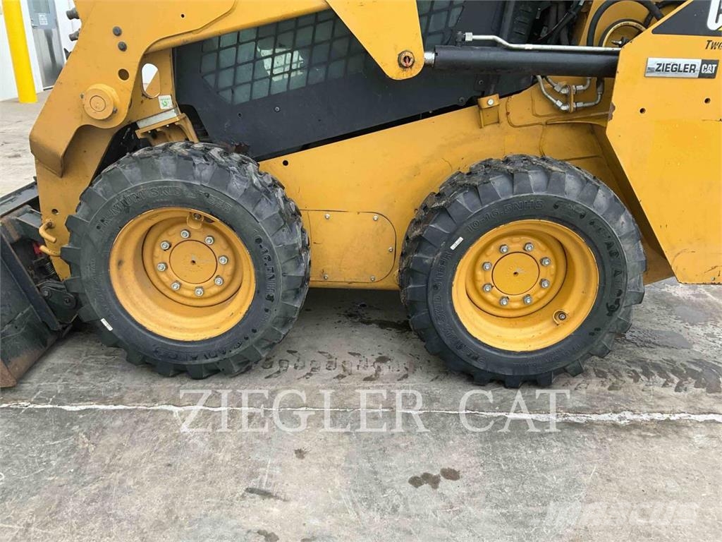 CAT 232D Skid steer loaders