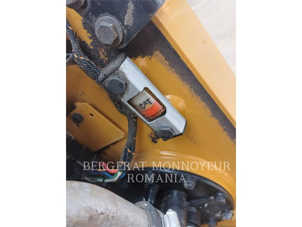 CAT 232D Kompaktrakodók