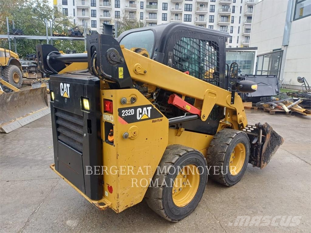 CAT 232D Kompaktrakodók