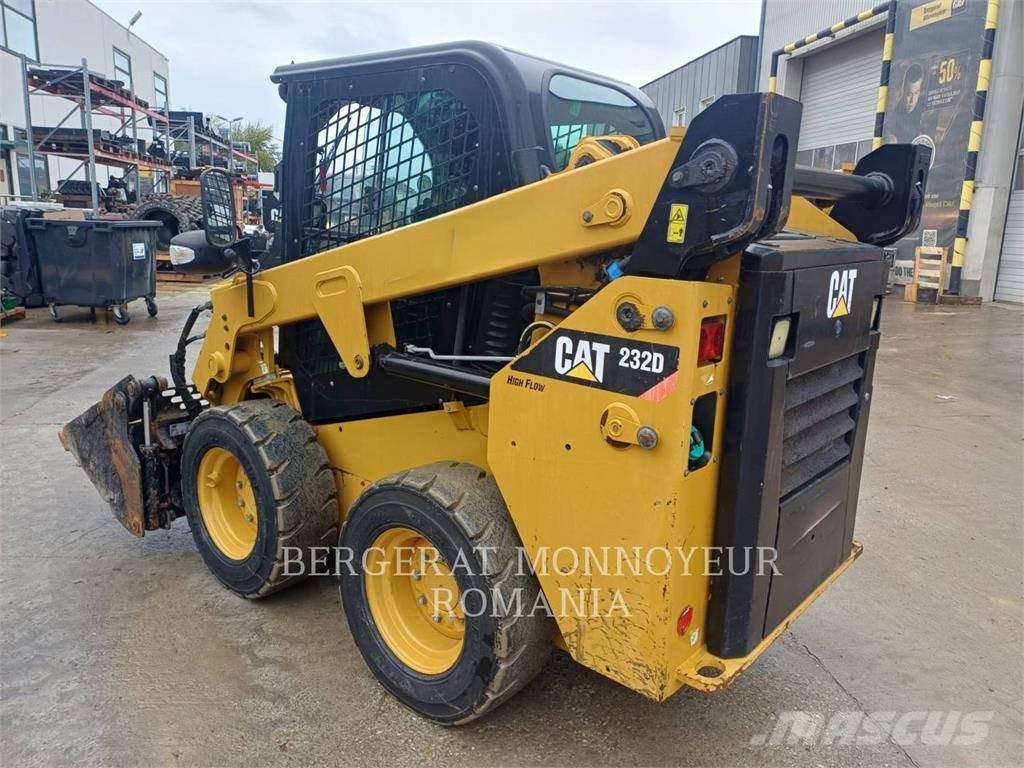 CAT 232D Kompaktrakodók