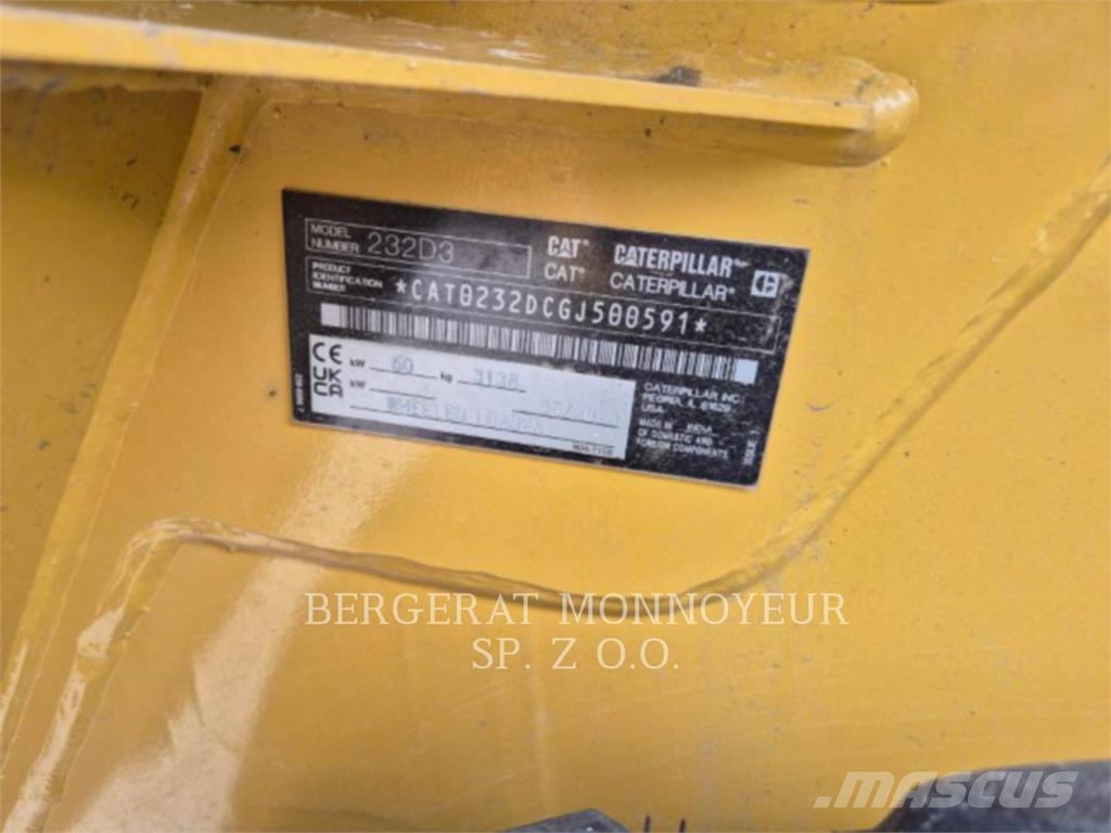 CAT 232D3 Lietoti riteņu kompaktiekrāvēji