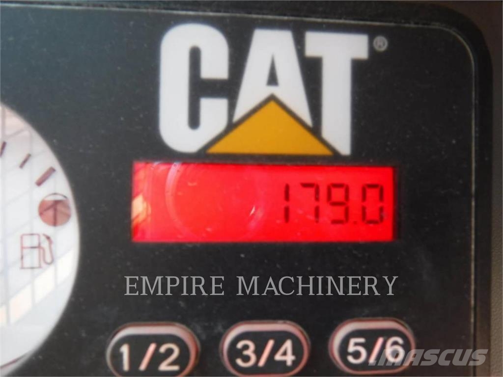 CAT 232D3 Šmykom riadené nakladače