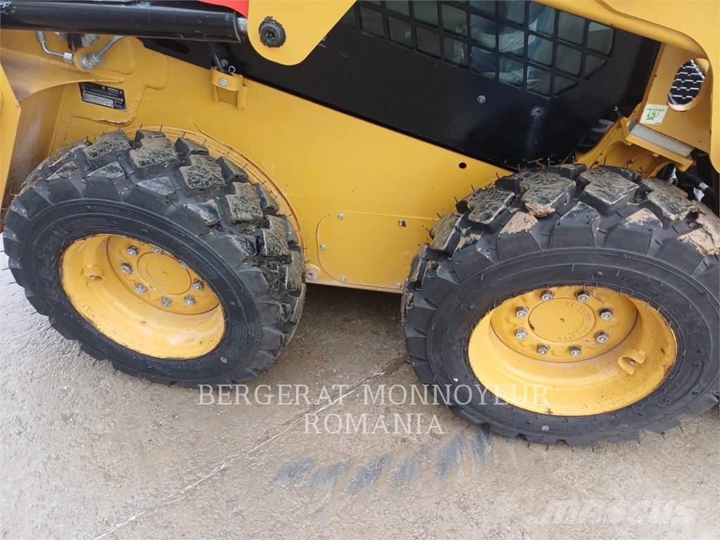 CAT 232D3 Kompaktrakodók