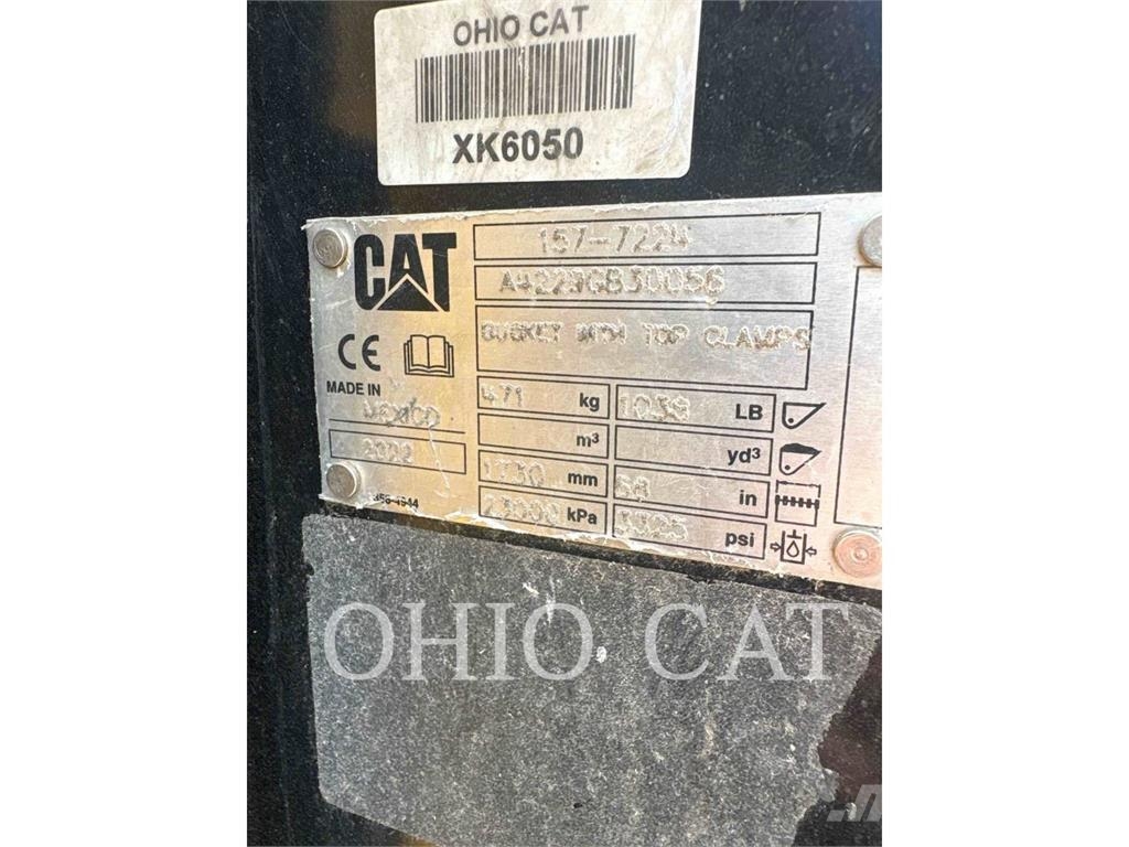 CAT 232D3 C1H1 لوادر انزلاقية التوجيه