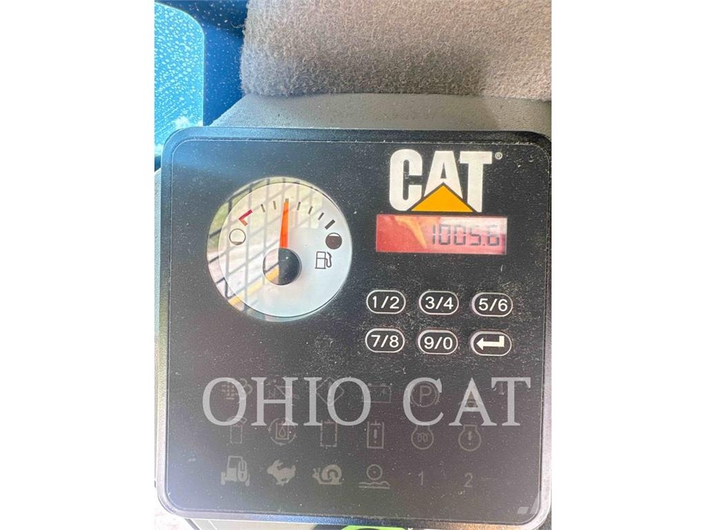 CAT 232D3 C1H1 لوادر انزلاقية التوجيه