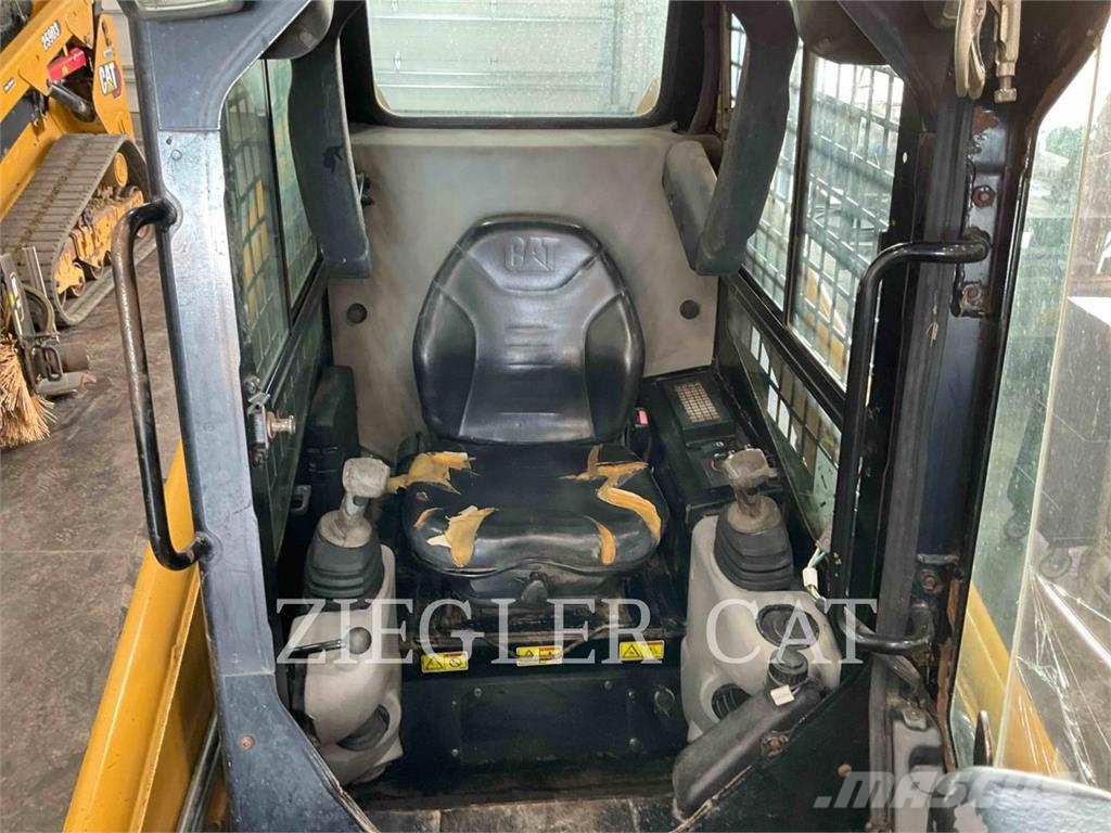 CAT 236B Skid steer mini nakladalci