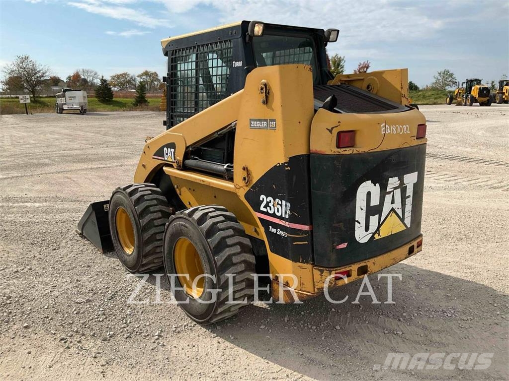 CAT 236B Skid steer mini nakladalci