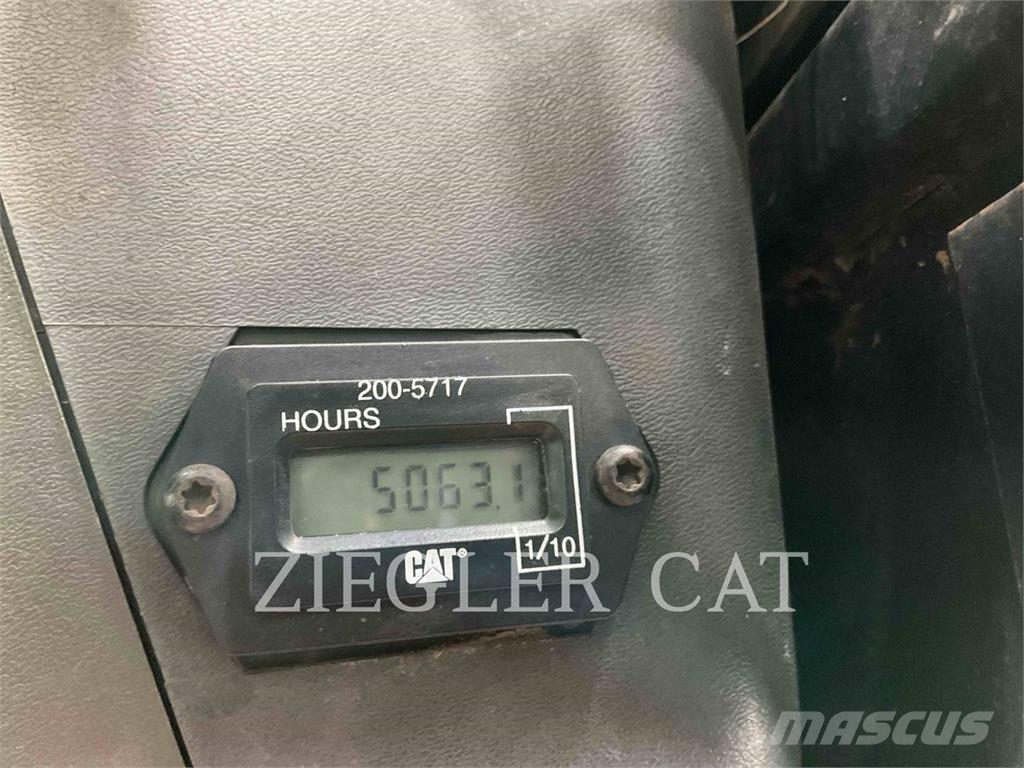 CAT 236B Skid steer mini nakladalci