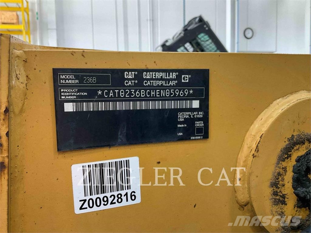CAT 236B Skid steer mini nakladalci