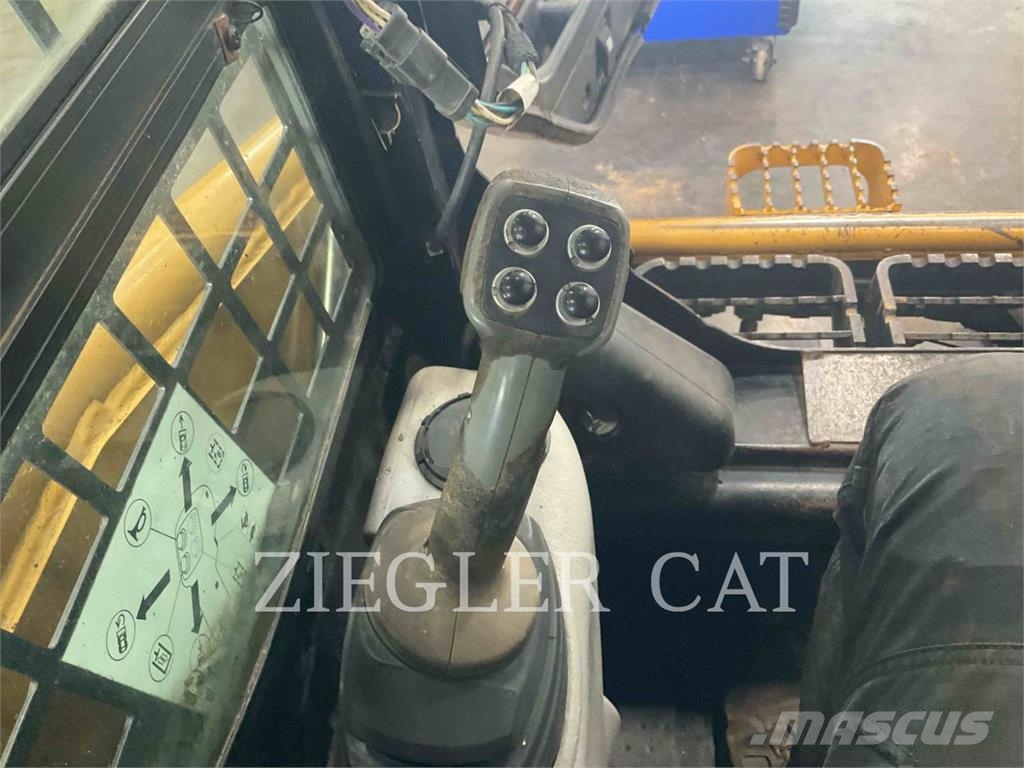 CAT 236B Skid steer mini nakladalci