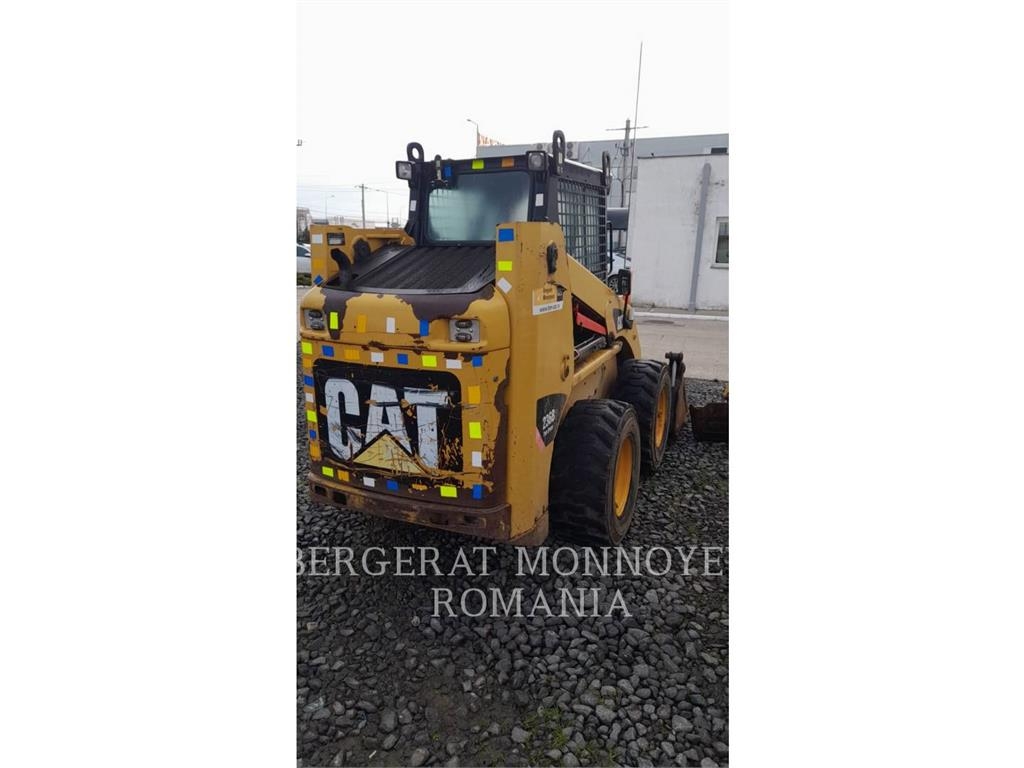 CAT 236B3 لوادر انزلاقية التوجيه