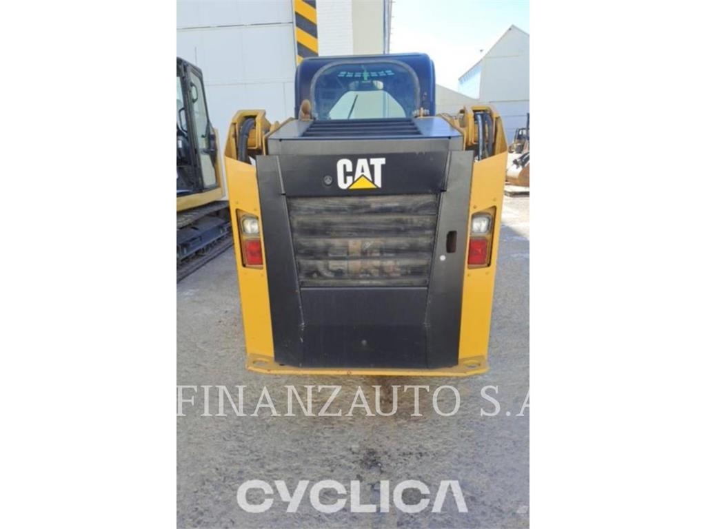 CAT 236D Chargeuse compacte