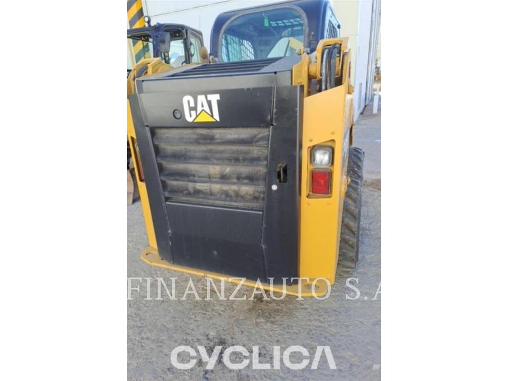 CAT 236D Chargeuse compacte