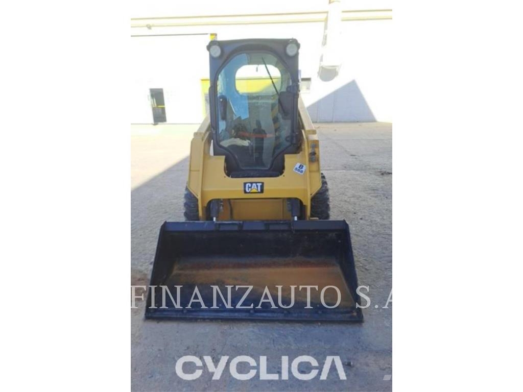 CAT 236D Chargeuse compacte