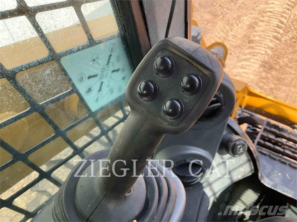 CAT 236D Kompaktlader