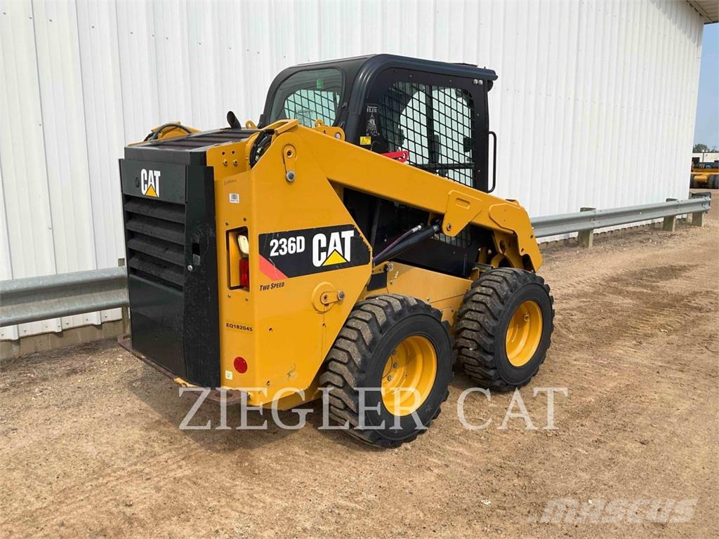 CAT 236D Kompaktlader