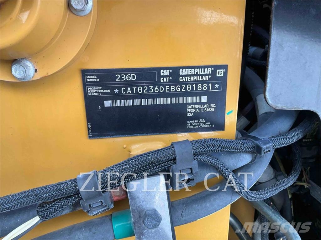 CAT 236D Kompaktlader