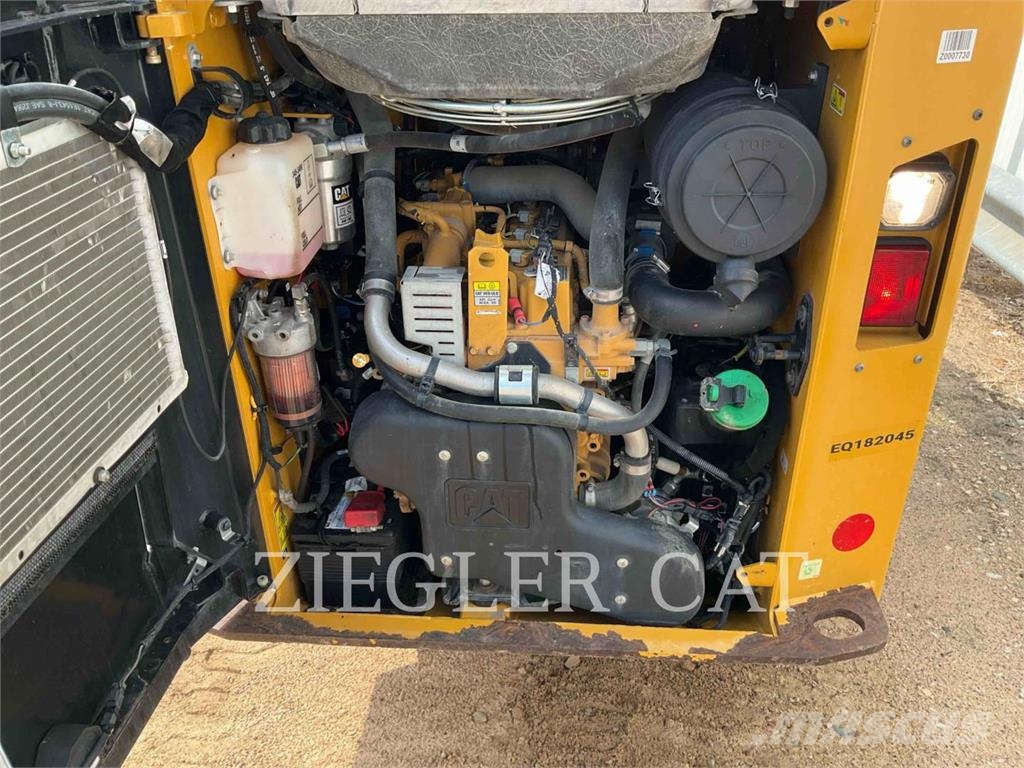 CAT 236D Kompaktlader
