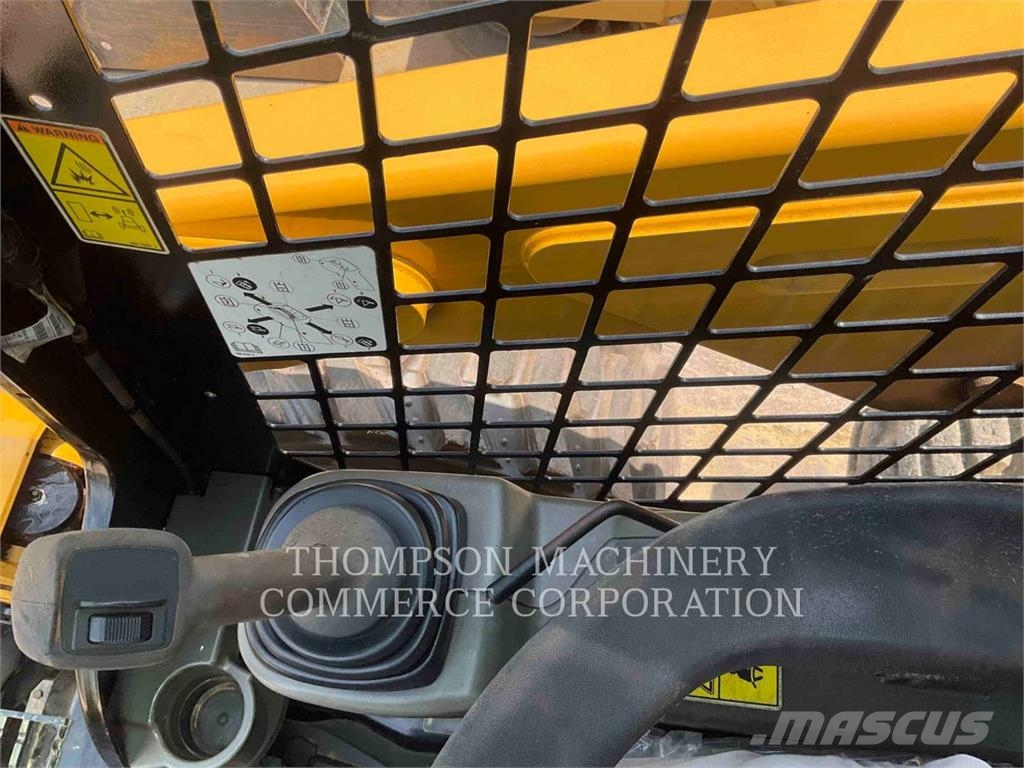 CAT 236D Chargeuse compacte