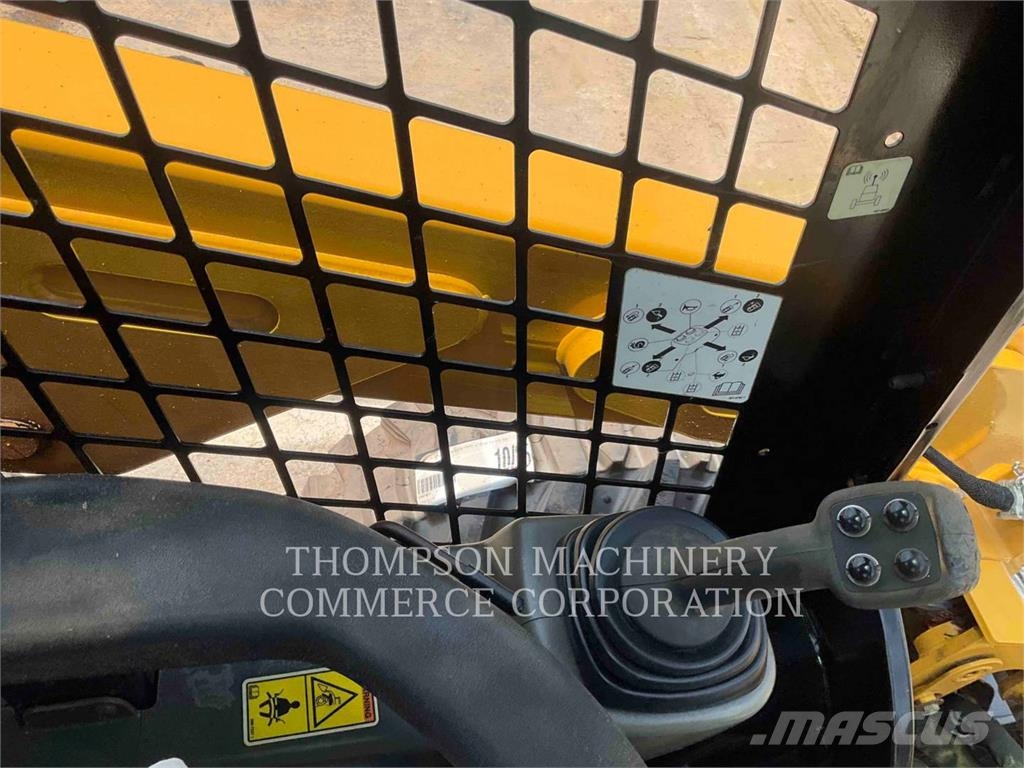 CAT 236D Chargeuse compacte