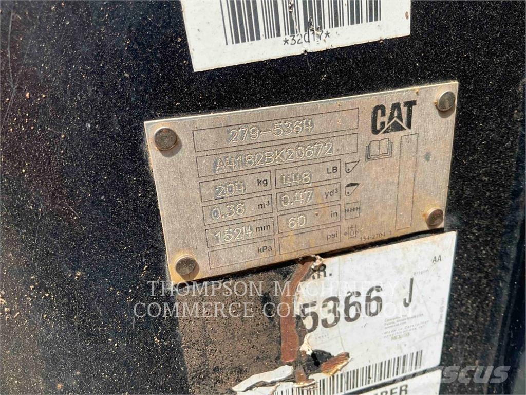 CAT 236D Chargeuse compacte