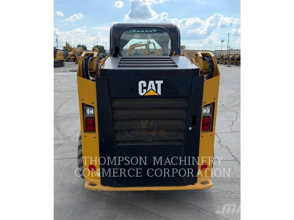 CAT 236D Chargeuse compacte