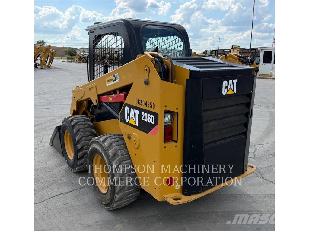 CAT 236D Chargeuse compacte