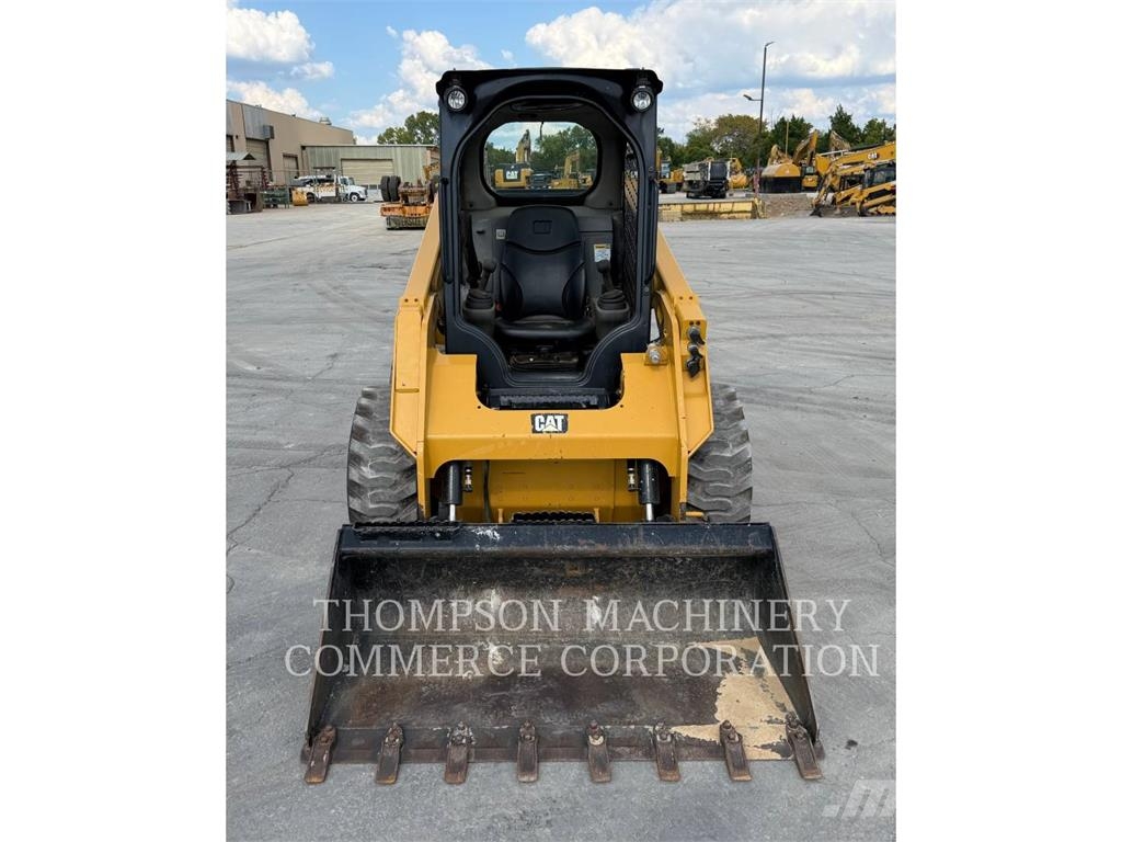 CAT 236D Chargeuse compacte