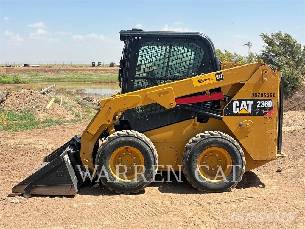 CAT 236D Kompaktlader