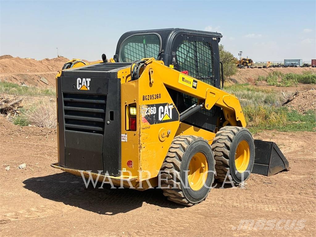 CAT 236D Kompaktlader