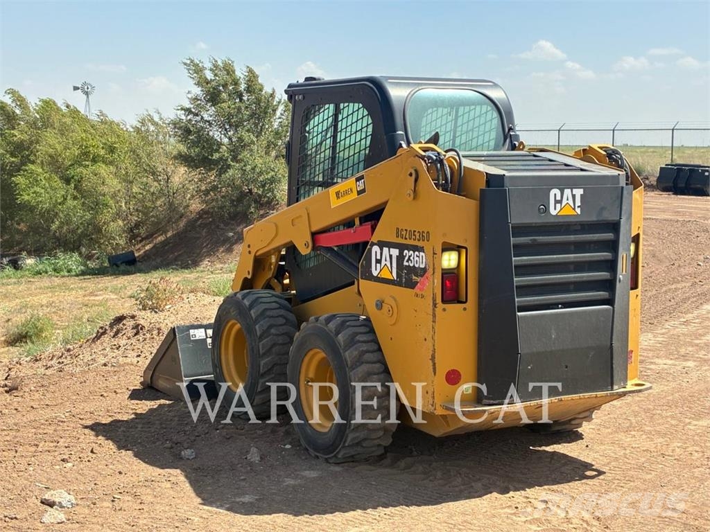 CAT 236D Kompaktlader