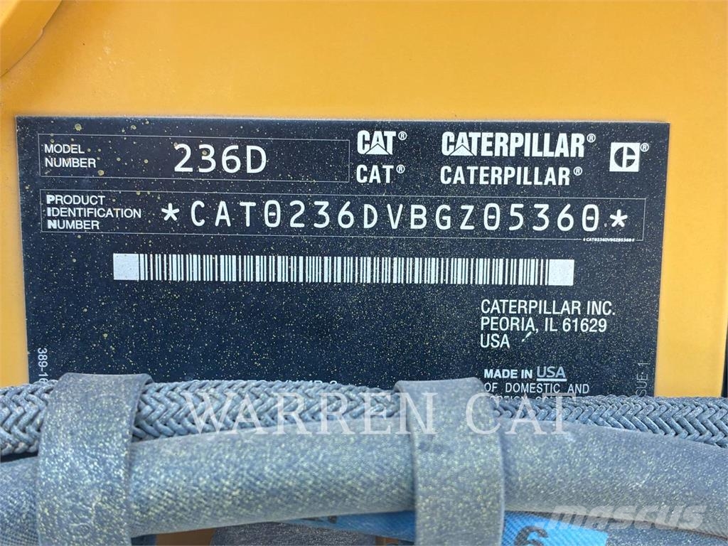 CAT 236D Kompaktlader