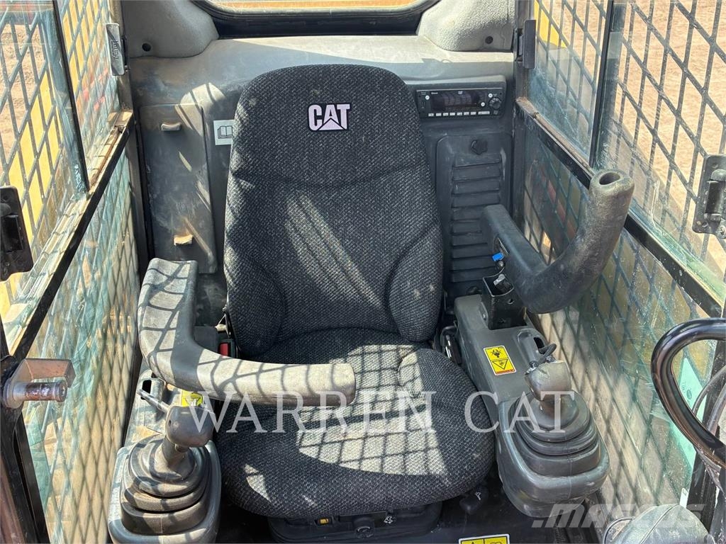 CAT 236D Kompaktlader